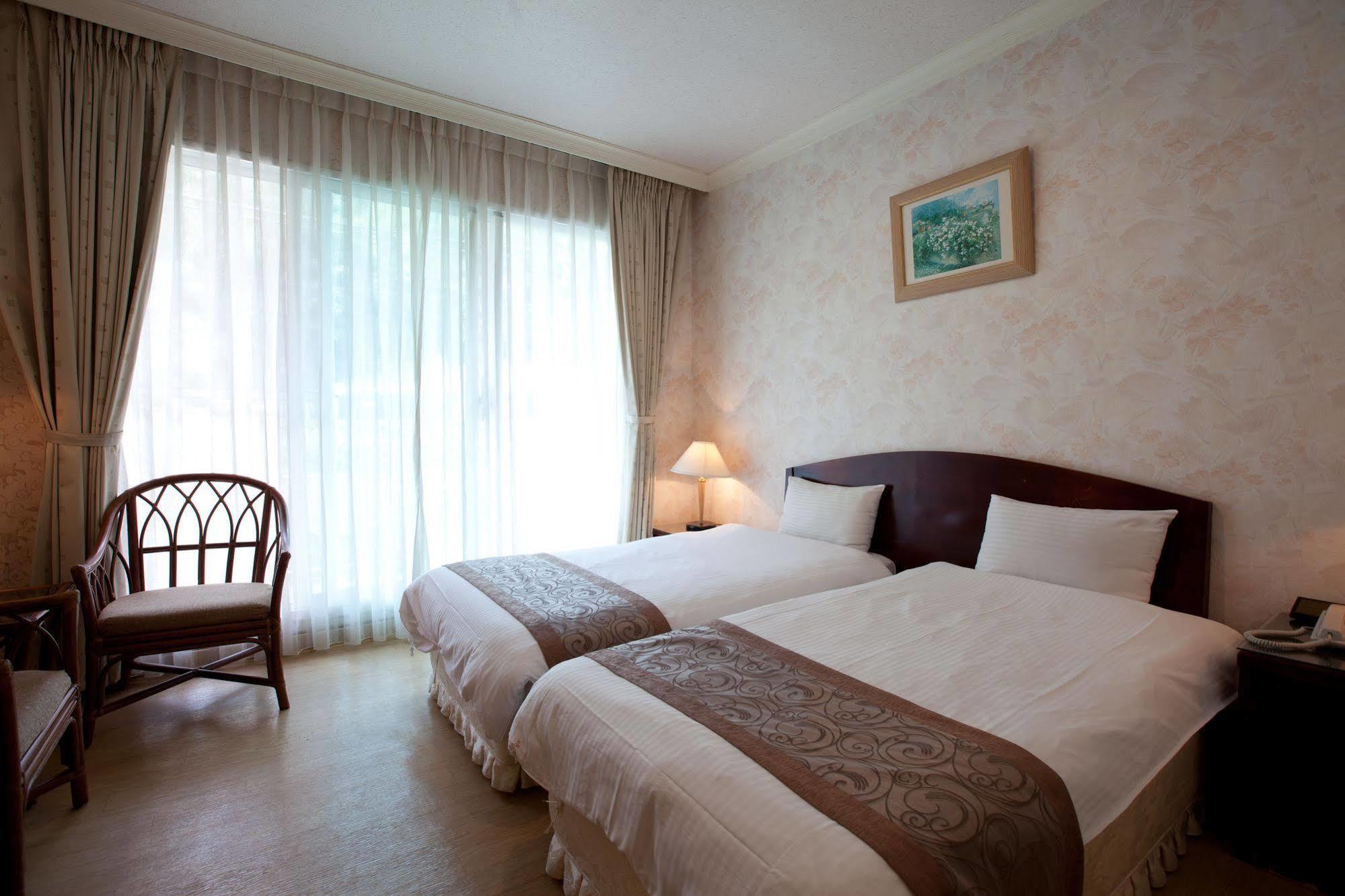 โรงแรมเลคไซด์ รีสอร์ต Nantou ภายนอก รูปภาพ